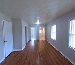 4898 Dianne Dr in Memphis, TN - Building Photo - Building Photo