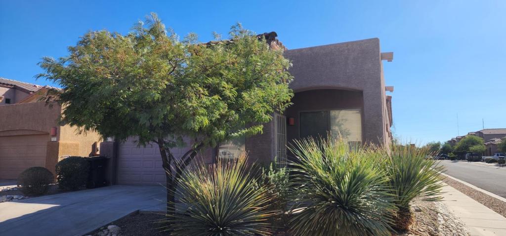 2273 W Morning Dream Ln in Tucson, AZ - Building Photo