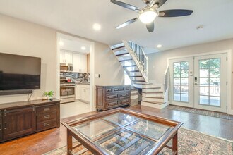 10000 Monterey Rd in Morgan Hill, CA - Building Photo - Building Photo