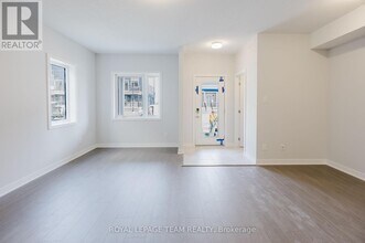 822 Parnian Private in Ottawa, ON - Building Photo - Building Photo