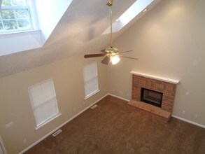 114 Louise Dr in White House, TN - Foto de edificio - Building Photo