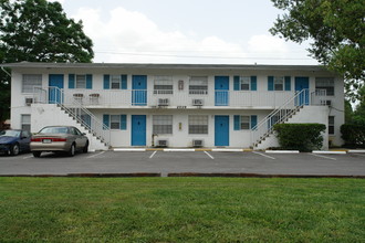 The Cayman Apartments in Sarasota, FL - Foto de edificio - Building Photo