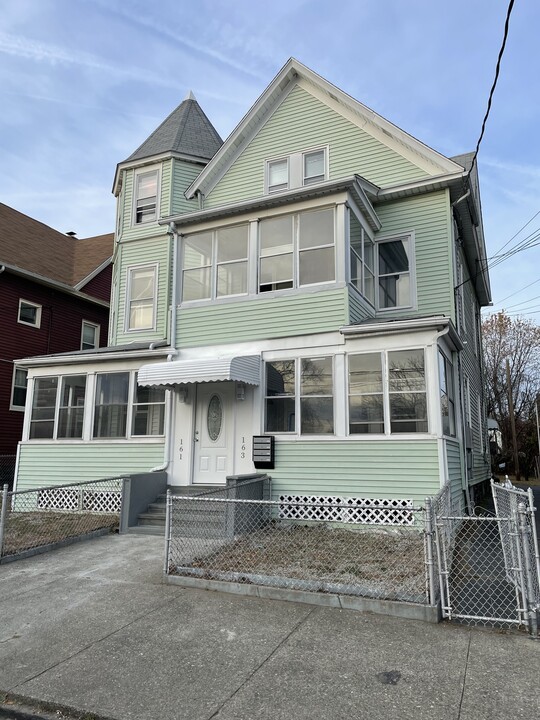 161-163 Deacon St, Unit 163 in Bridgeport, CT - Building Photo