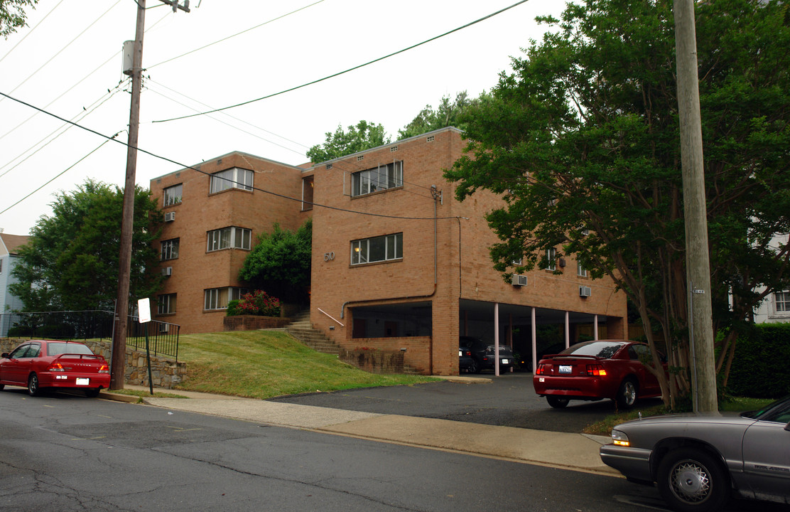 Woodland Apartments in Arlington, VA - Building Photo