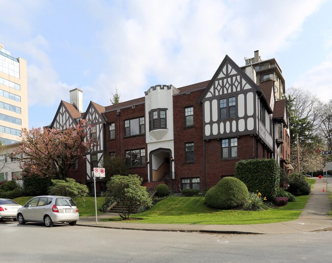 1390 W 14th Ave in Vancouver, BC - Building Photo - Primary Photo