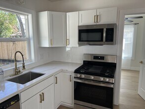 4541 V St in Sacramento, CA - Building Photo - Building Photo
