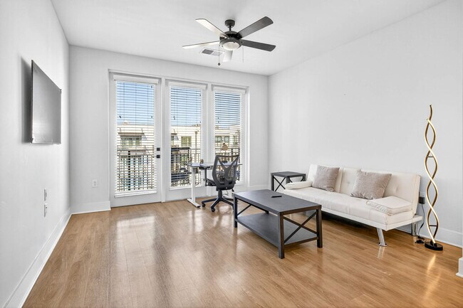 1116 Gramercy Ln in Tampa, FL - Foto de edificio - Building Photo