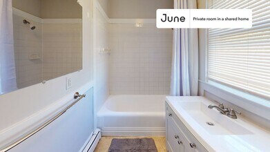 Room in Shared 4 bed/1 bath home, Unit D in Cambridge, MA - Building Photo - Building Photo