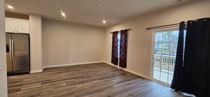 504 Whitehall Cir, Unit D in Durham, NC - Foto de edificio - Building Photo