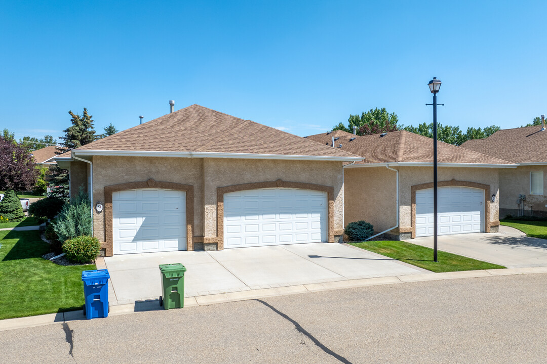 The Falls in Red Deer, AB - Building Photo