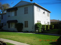 7045-7049 S La Cienega Blvd in Los Angeles, CA - Foto de edificio - Building Photo