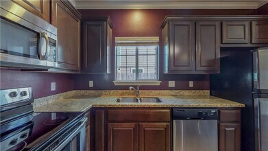 2487 Horse Shoe Dr in College Station, TX - Building Photo - Building Photo