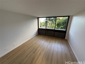 521 Hahaione St in Honolulu, HI - Building Photo - Building Photo