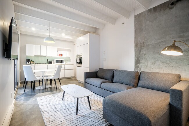 219 E Georgia St in Vancouver, BC - Building Photo - Building Photo
