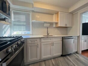 795 N Underwood St in Fall River, MA - Building Photo - Building Photo