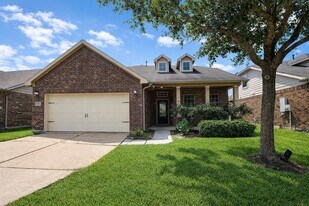 11922 Harristown Drive in Houston, TX - Building Photo