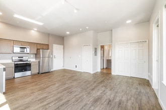 1925 S I St, Unit A402 in Tacoma, WA - Building Photo - Building Photo