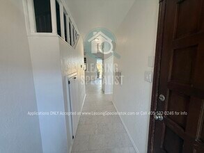 1026 Rambling Oaks Dr in Norman, OK - Building Photo - Building Photo