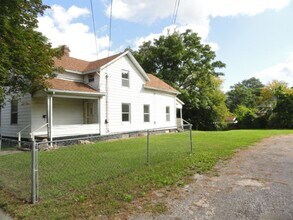 1009 Adrian in Jackson, MI - Building Photo - Building Photo