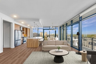 Rone Residences in Houston, TX - Foto de edificio - Building Photo