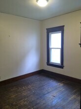 588 Schiller Ave, Unit 1 in Akron, OH - Foto de edificio - Building Photo