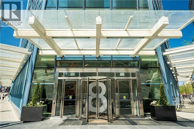8 The Esplanade in Toronto, ON - Building Photo - Building Photo