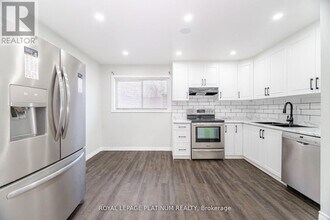 55 Woodlawn Ave in Brantford, ON - Building Photo - Building Photo