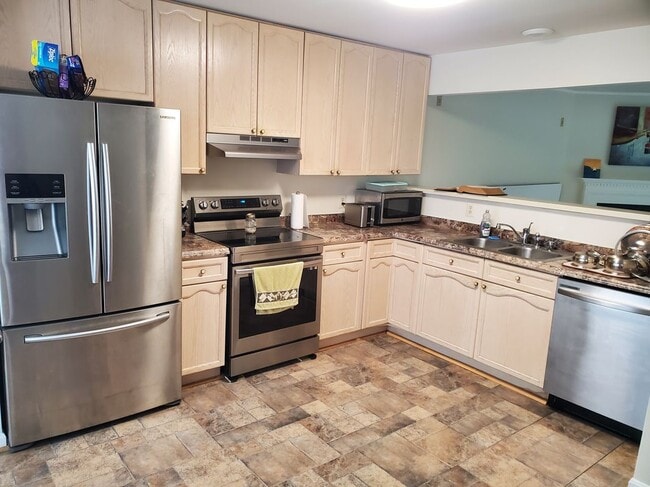 11309 Kings Crest Ct in Fredericksburg, VA - Building Photo - Building Photo