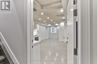 1745 Keele St in Toronto, ON - Building Photo - Building Photo