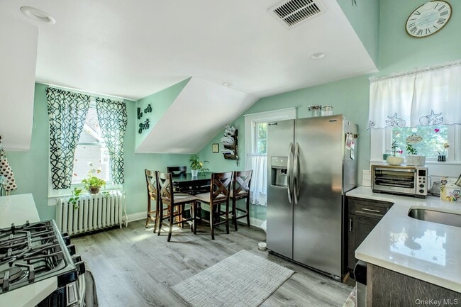 43 James St in Babylon, NY - Building Photo - Building Photo