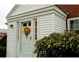 92 Emerson Gardens Rd in Lexington, MA - Building Photo