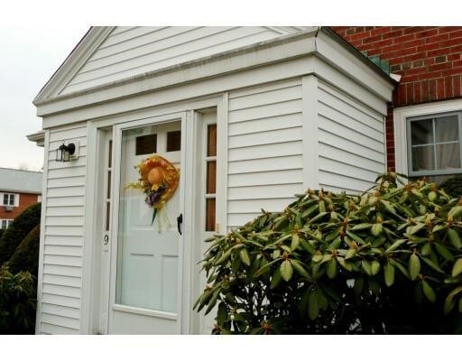 property at 92 Emerson Gardens Rd