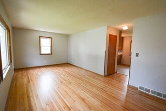 1802 16th St NW in Rochester, MN - Building Photo - Building Photo
