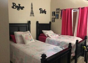 384 SW 17th Terrace in Homestead, FL - Building Photo - Building Photo