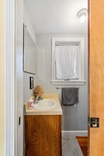 7 Cottage St, Unit 7 in Cambridge, MA - Foto de edificio - Building Photo
