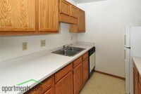 Kitchen - Lumen Waterleaf Apartamentos in Madison, Wisconsin