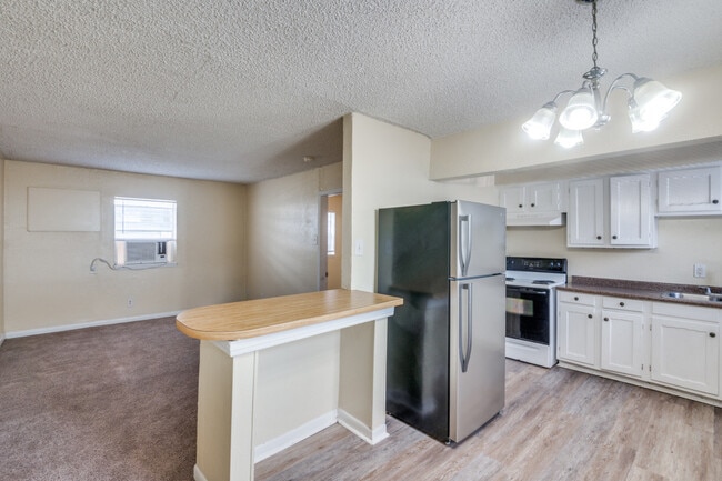 property at 512 S Delaware St