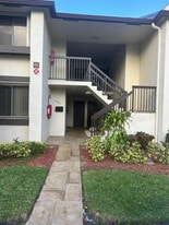 9321 SW 23rd St in Davie, FL - Building Photo