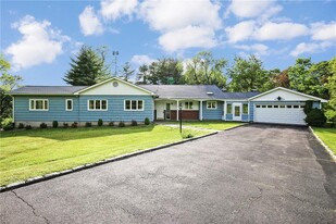 9 Taconic Rd