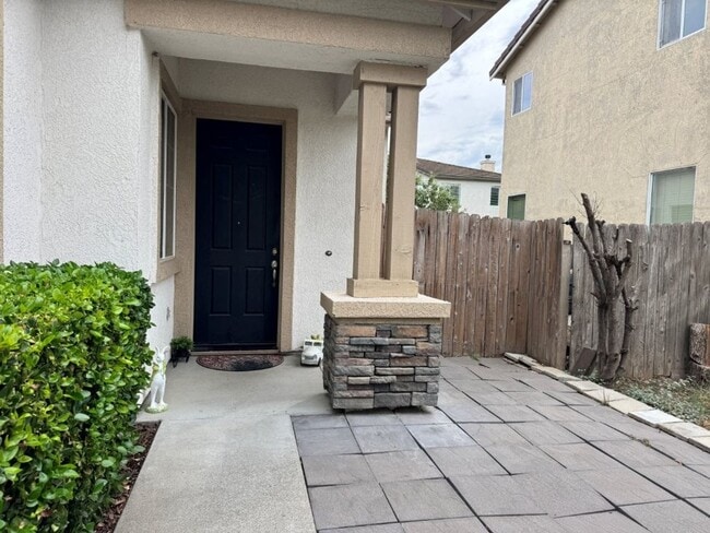 1938 Hecke Dr in Woodland, CA - Building Photo - Building Photo