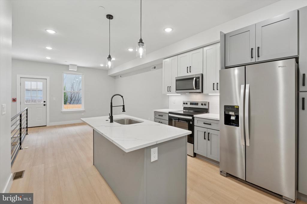 520 W Susquehanna Ave in Philadelphia, PA - Building Photo