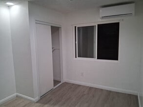 9490 Elm Ave in Fontana, CA - Foto de edificio - Building Photo