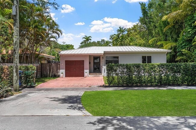 2431 Overbrook St in Miami, FL - Building Photo - Building Photo