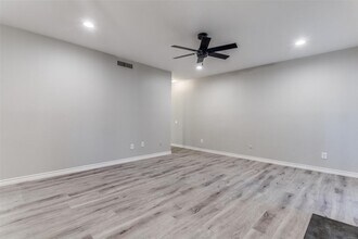 5142 Amesbury Dr in Dallas, TX - Building Photo - Building Photo