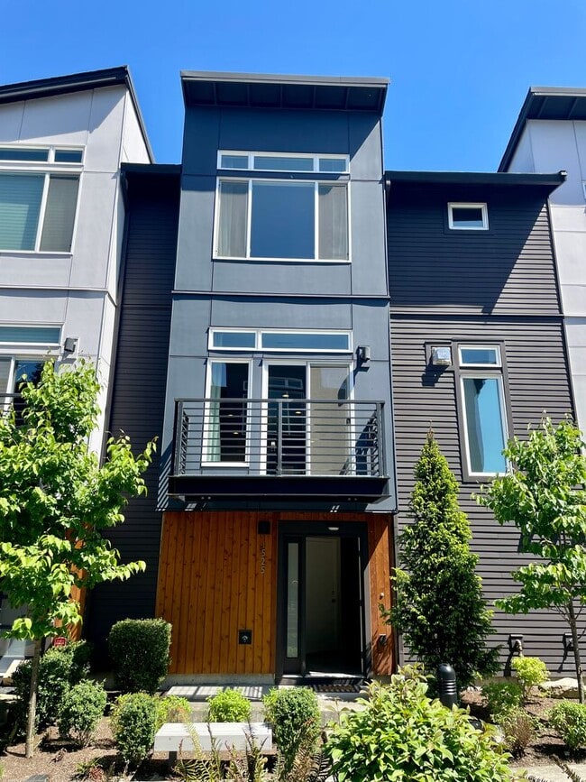 property at 1525 139th Ct NE