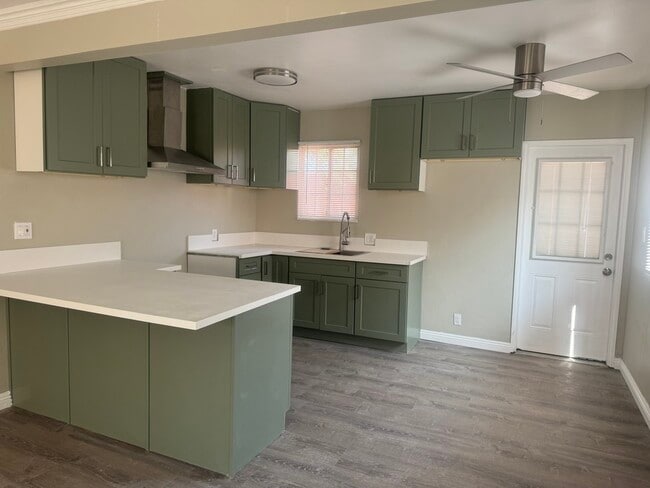 2100 El Paseo in Alhambra, CA - Building Photo - Building Photo