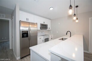 3016 Wallace Ave S in Lehigh Acres, FL - Building Photo