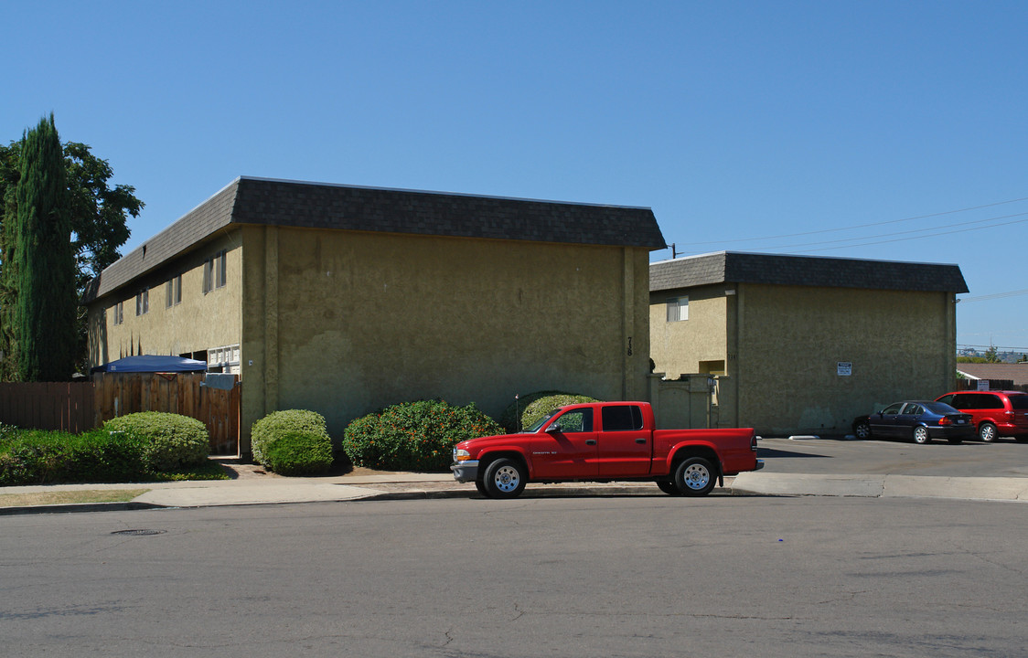 738 S Orange Ave in El Cajon, CA - Foto de edificio