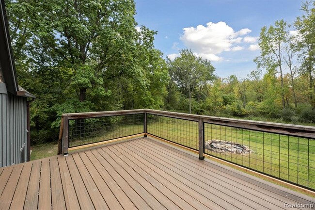 9824 Hidden Acres in South Lyon, MI - Building Photo - Building Photo