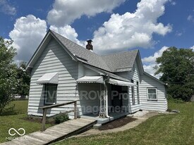 2219 Hovey St in Indianapolis, IN - Building Photo